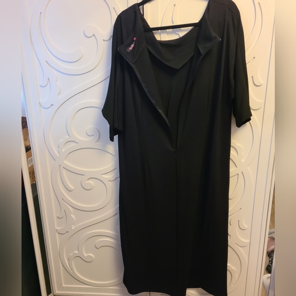 Midi Dress with Ruching and Back Zipper - Picture 10 of 12